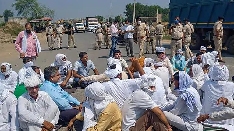 Farmers block highway in Haryana.(File photo-Representational image) - PTI